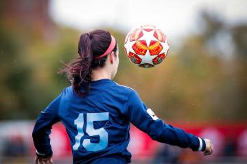 巴萨女足“三冠王”只差一步，她们凭什么这么横？（配图示意）